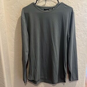 Cuts Crew Curve Hem Long Sleeve tee. Like new.  Large. Pine color